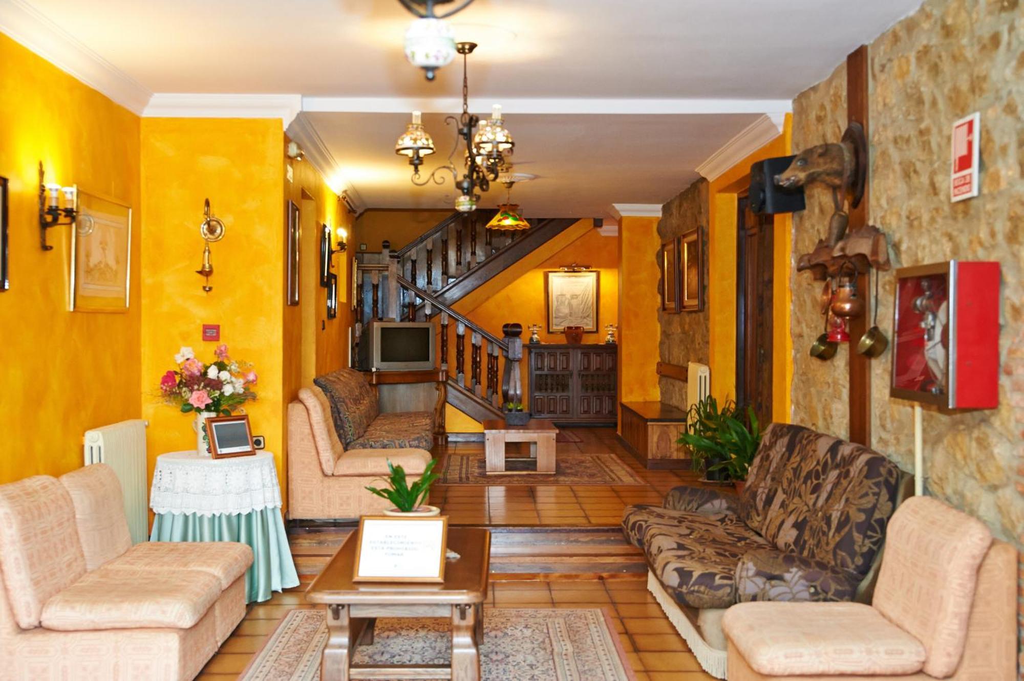 Hotel Los Angeles Santillana del Mar Exterior photo